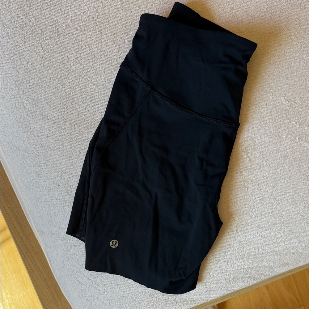 Lululemon Base Pace High Rise Short 6” - Navy
